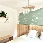 Maison Forenea D'hotes Dans Les Bois Avec Petits Dejeuners Bio Sainte-Nathalène