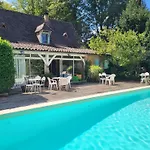לינה וארוחת בוקר Maison Forenea D'hotes Dans Les Bois Avec Petits Dejeuners Bio Sainte-Nathalène