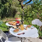 Bed & Breakfast Maison Forenea D'hotes Dans Les Bois Avec Petits Dejeuners Bio