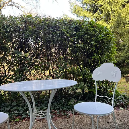 乐穆兰波旁住宿加早餐旅馆 Sainte-Nathalène