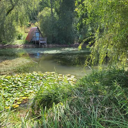 乐穆兰波旁住宿加早餐旅馆 Sainte-Nathalène