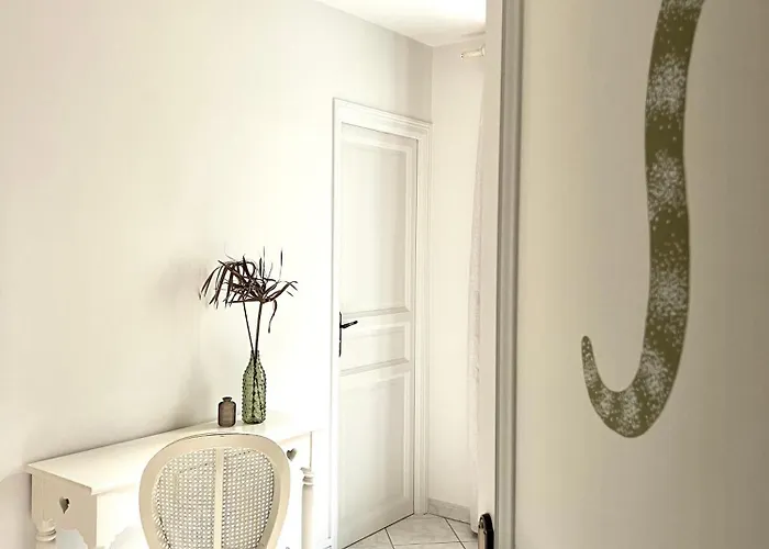 Maison Forenea D'hôtes Dans Les Bois Avec Petits Déjeuners Bio Bed and breakfast Sainte-Nathalène