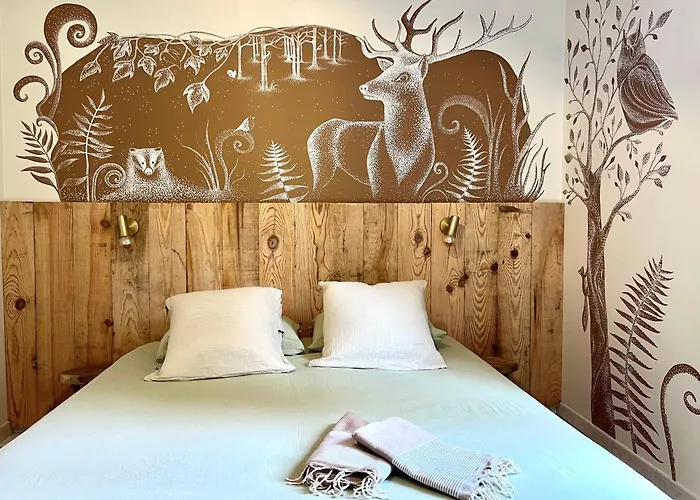 Maison Forenea D'hôtes Dans Les Bois Avec Petits Déjeuners Bio Bed and breakfast Sainte-Nathalène